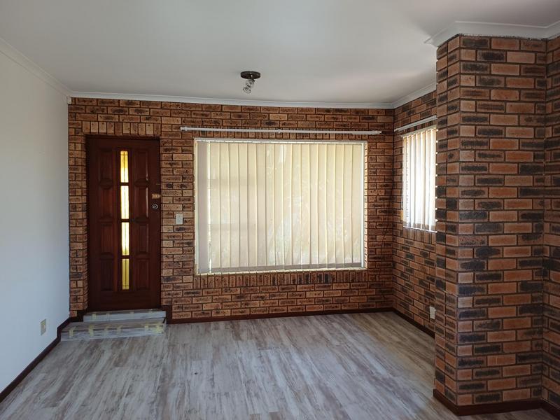 To Let 3 Bedroom Property for Rent in Protea Valley Western Cape